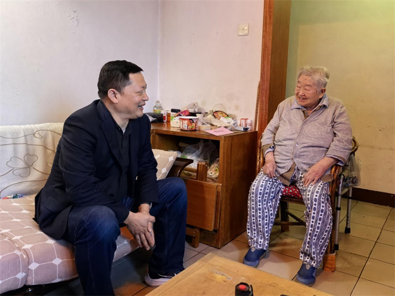 人民大厦开展2025年“敬老月”重阳节走访慰问活动